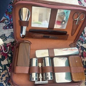 Source Unknown Brown and Silver Grooming Kit